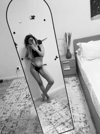 Aylin — 2 / 5