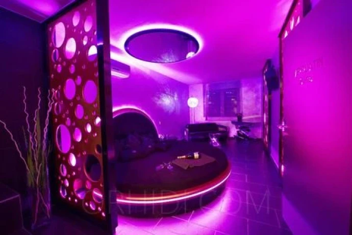 eroscenter PLATIN — 7 / 9