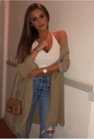 Aitana — 1 / 3