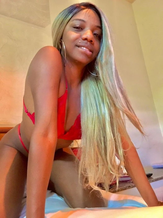 Ludmilla — 2 / 3