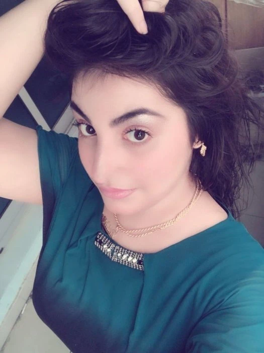 Munni Khan — 4 / 8