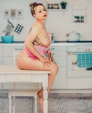 Annika aus der Ukraine im Salon d'Amour — 3 / 10