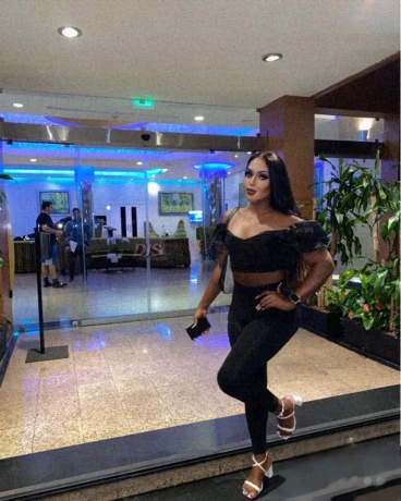 Nicky Queen — 7 / 11