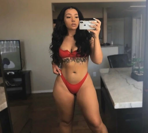 Laura Vera — 2 / 3