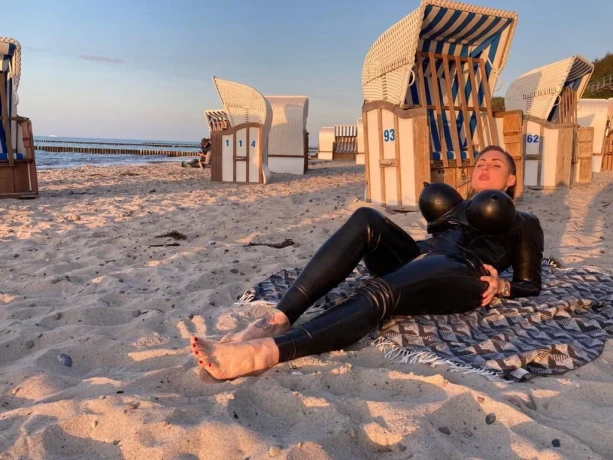 Julianna1 — 8 / 13