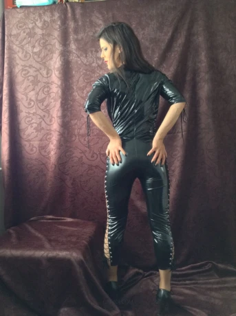 Maitresse Julia — 7 / 9