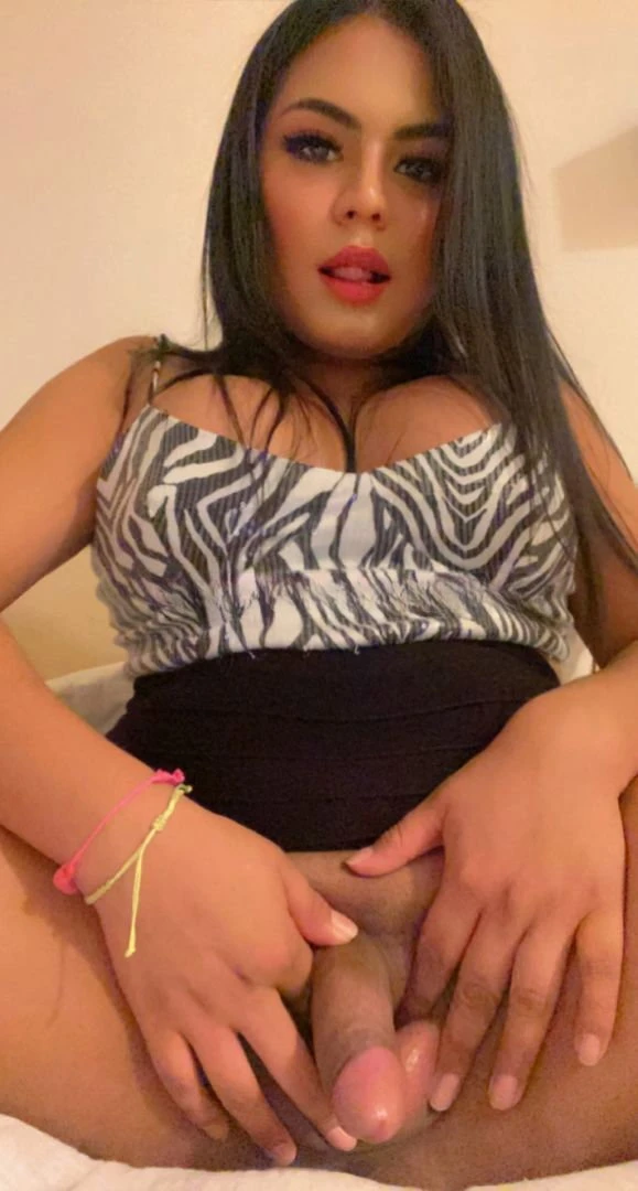 Hellen Rivas — 8 / 12