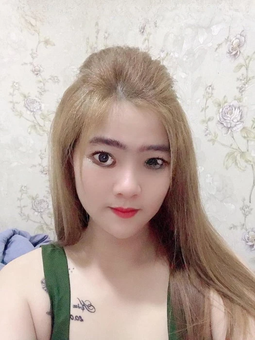 Lisa — 2 / 5
