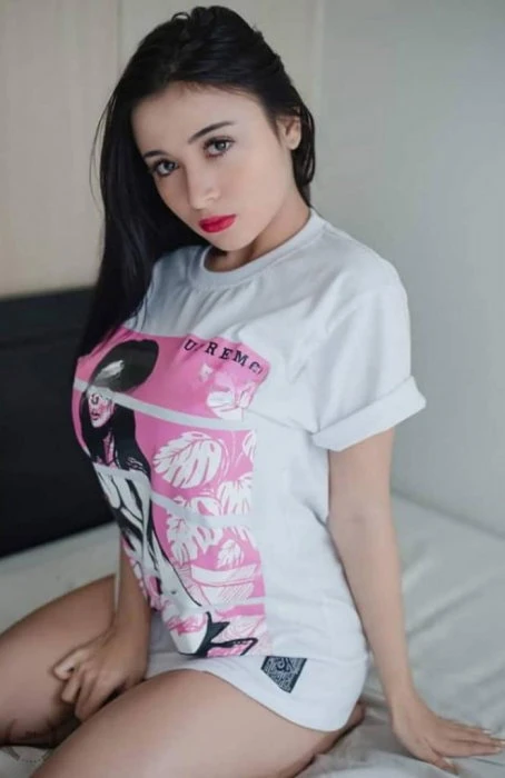 Jenny, Escort, Umm Salal Muhammad
