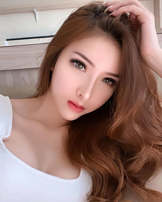 Sara — 3 / 4