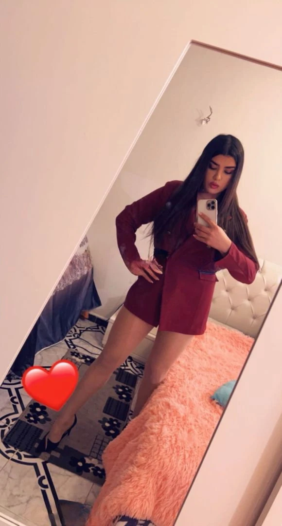 Elissa — 8 / 12