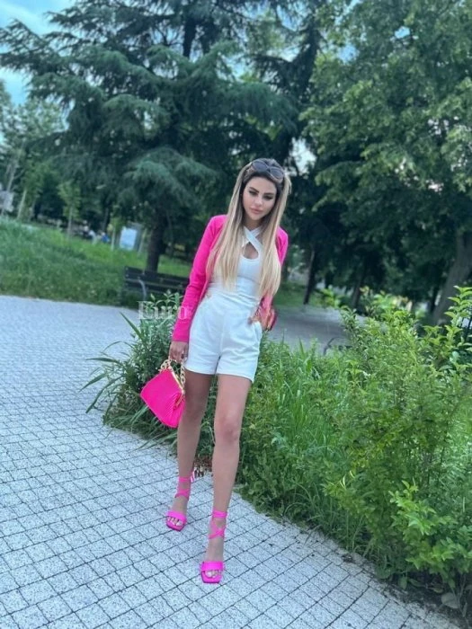 Julia, Escort, Vienna