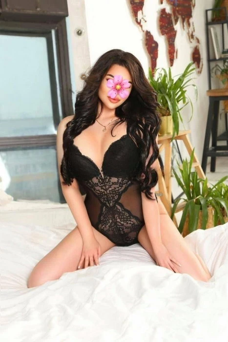 Maria, Escort, Ararat