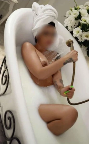 Sexy Delia — 5 / 8