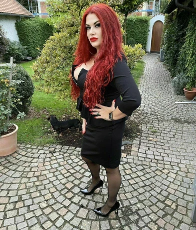 Domina Nora — 5 / 11