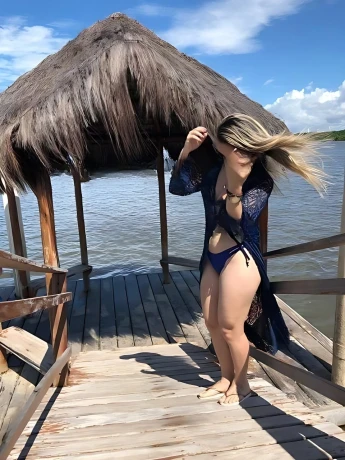 Jamilly Araujo — 6 / 12