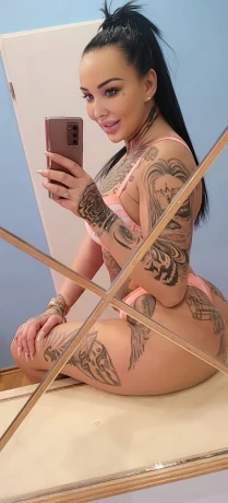 Chanell Tattoo Model Aus Polen — 1 / 6