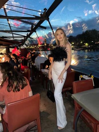 Анжелика — 16 / 35