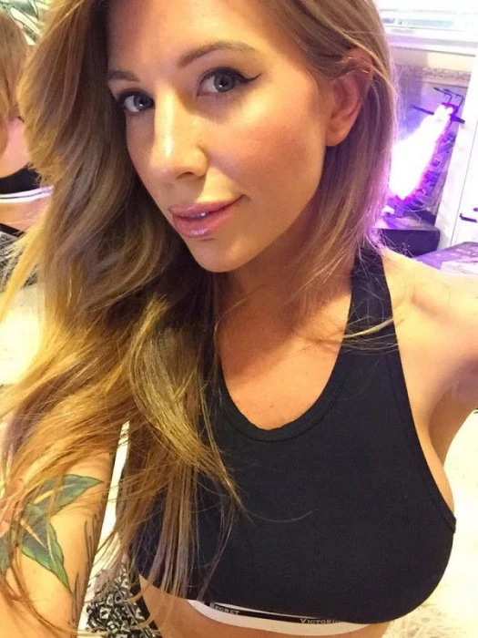 Jessica Harlot, Escort, Brussels
