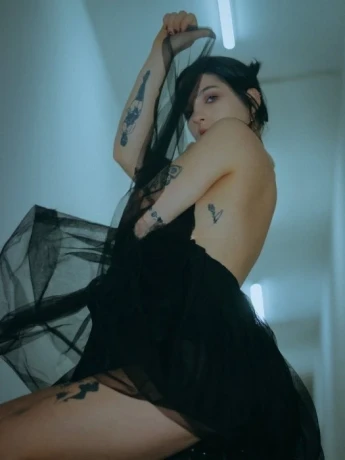 Coco La Cuntra — 9 / 12