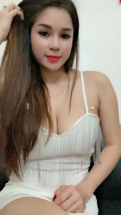 Lisa — 3 / 4