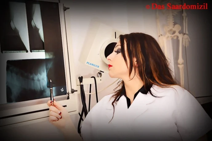 Daemona Noir Fr Dr Weiss Bizarrarztin — 4 / 23