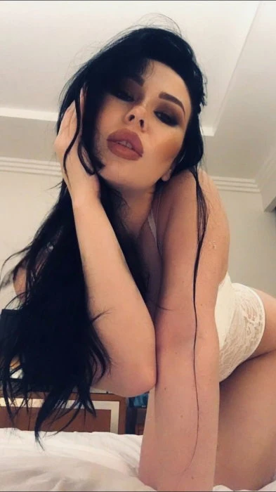 Mira, Escort, Dubai