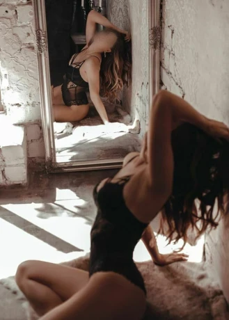 Alexandra 30 — 3 / 5