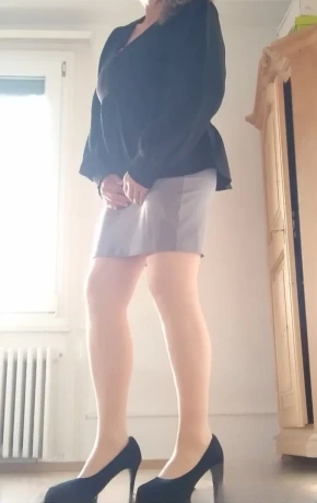 Milf Nicole Escort — 2 / 3