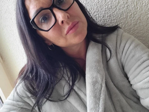 Webcam Stark Behaarte Gina — 1 / 4