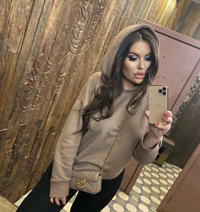 Monica — 3 / 7
