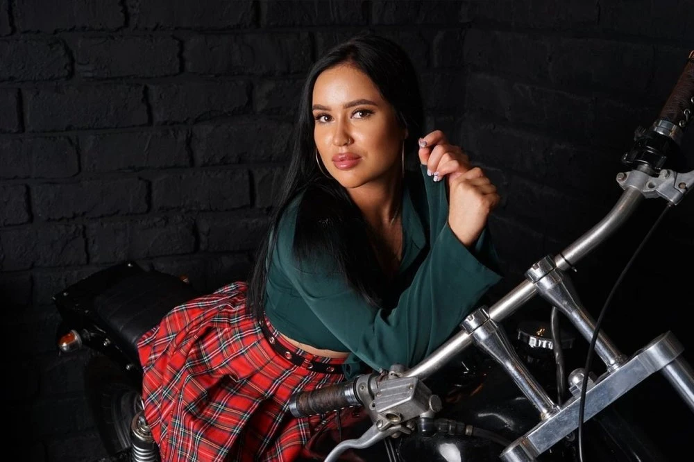 Liza — 2 / 6