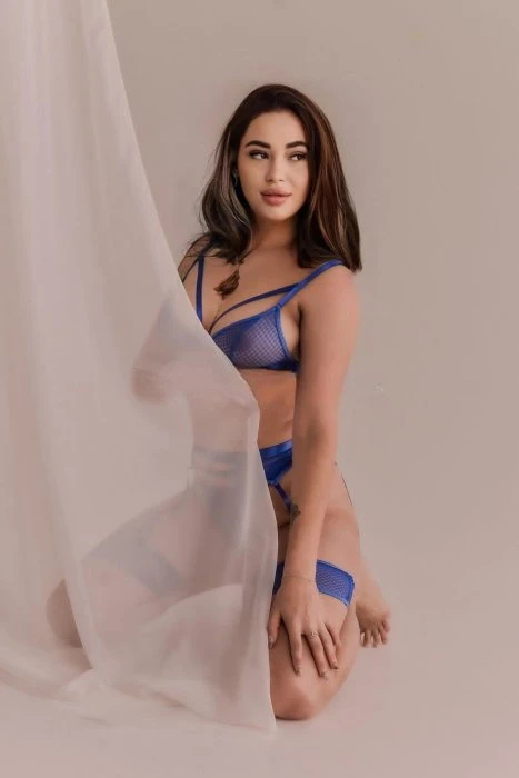 Bella, Escort, Nice