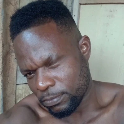 Chris Penu, Escort, Accra