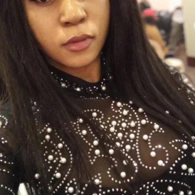 Lizzy, Escort, Ahmadi