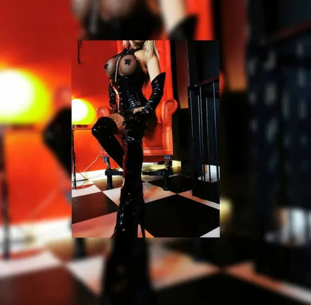 Mia Divina — 12 / 13