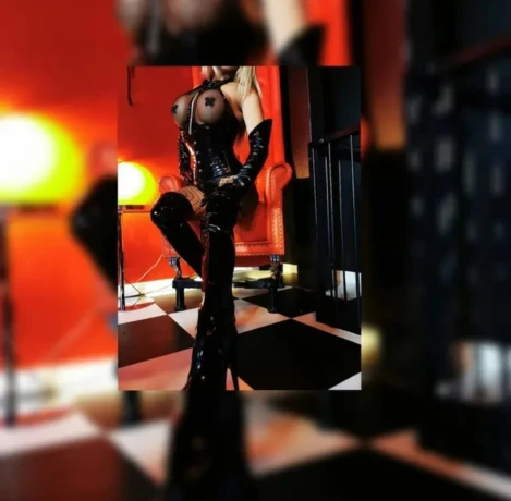 Mia Divina — 12 / 13