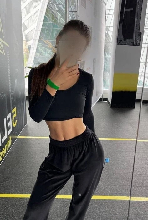 Bella — 4 / 5