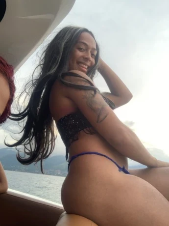 Carolzinha Souza — 1 / 4