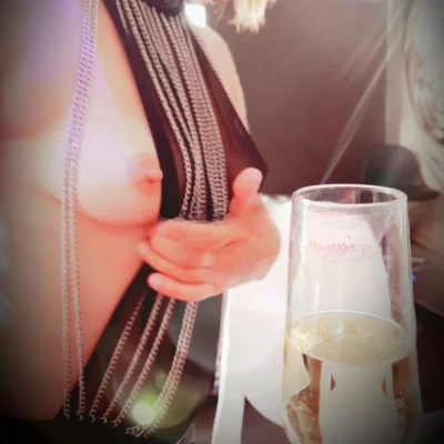 Crystal, Escort, Namur