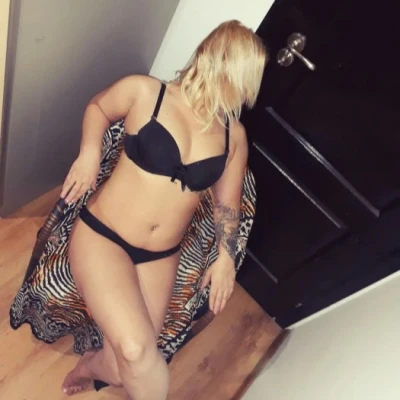 Julia, Escort, Essen