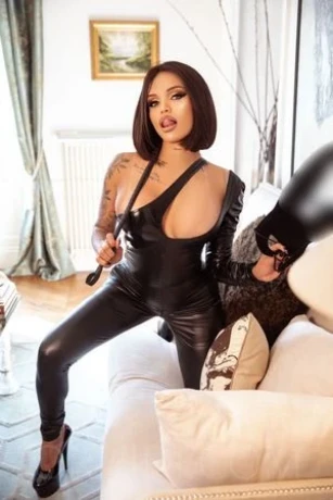 TS Sofia Obregon — 11 / 20