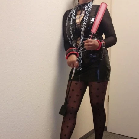 Mary Domina Bizarr — 11 / 13