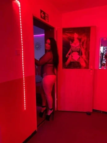 Christina99 — 5 / 7