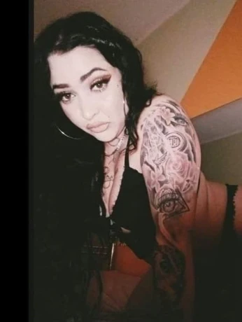 Jessica Ganz Neu3 — 8 / 10