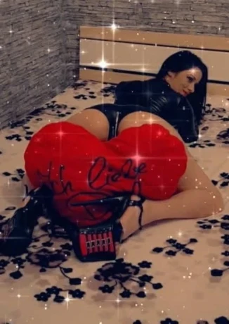 Susse Samantha — 2 / 5