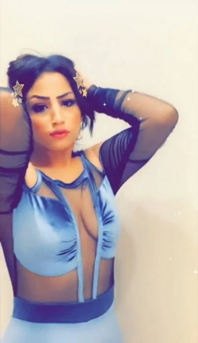 Najlaa — 2 / 4