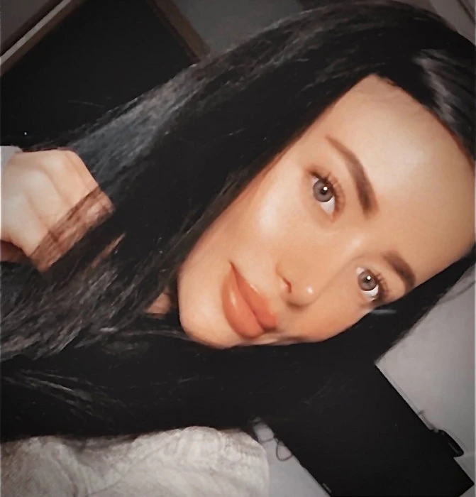 Eva, Escort, Ambrolauri