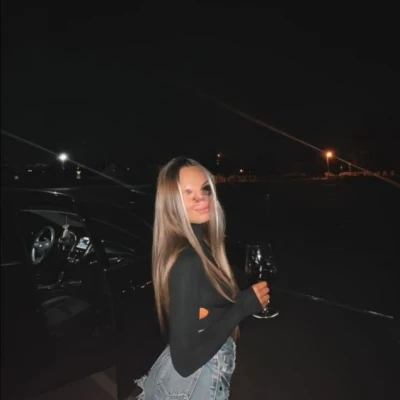 Lara, Escort, Bolzano