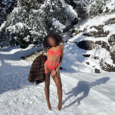 Louise, Escort, Cannes